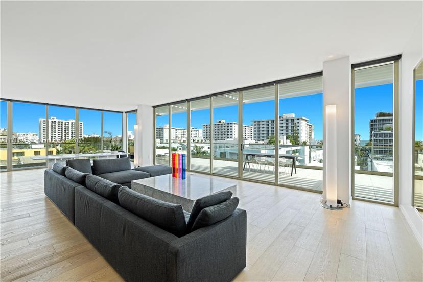 Picture of 300 Collins Ave, Miami Beach FL 33139