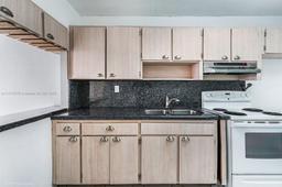Picture of 5501 NW 7Th St # E310, Miami, FL 33126