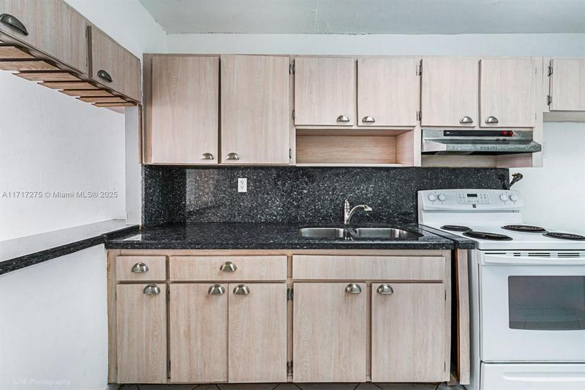 Picture of 5501 NW 7Th St # E310, Miami FL 33126