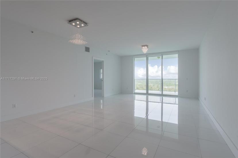 Picture of 14951 Royal Oaks Ln # 2105, North Miami FL 33181