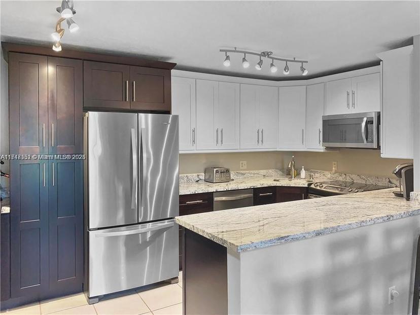 Picture of 1013 Green Pine Blvd # C2, West Palm Beach FL 33409