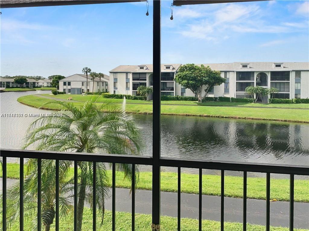 Picture of 1013 Green Pine Blvd # C2, West Palm Beach, FL 33409
