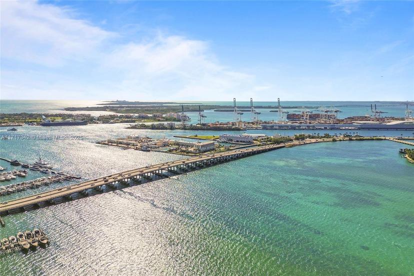 Picture of 650 West Ave # 2907, Miami Beach FL 33139