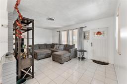 Picture of 2801 Island Dr, Miramar, FL 33023