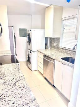 Picture of 1881 Washington Ave # 11D, Miami Beach, FL 33139