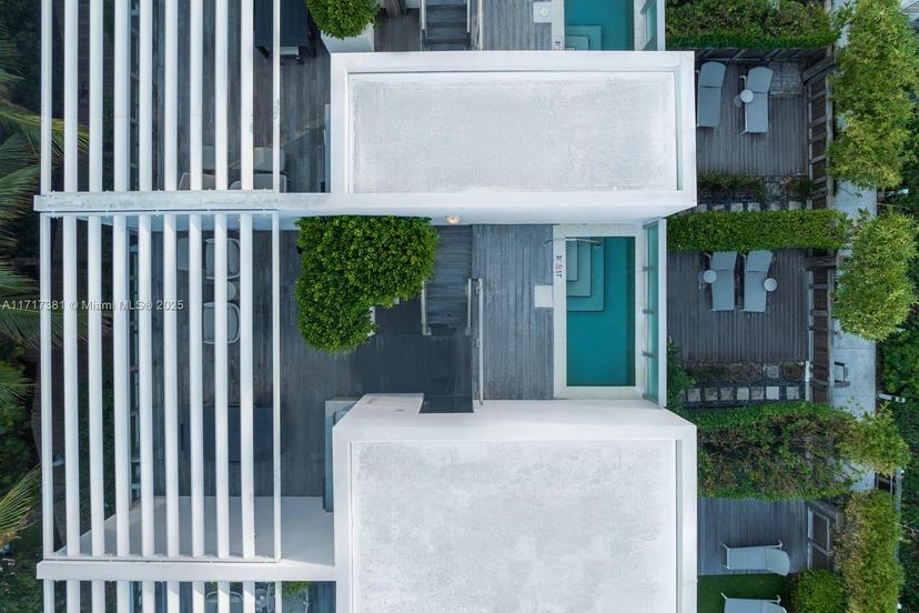 Picture of 2201 Collins Ave # 4, Miami Beach FL 33139