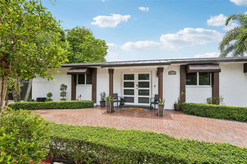 Picture of 2550 SW 68Th Ave, Miami FL 33155