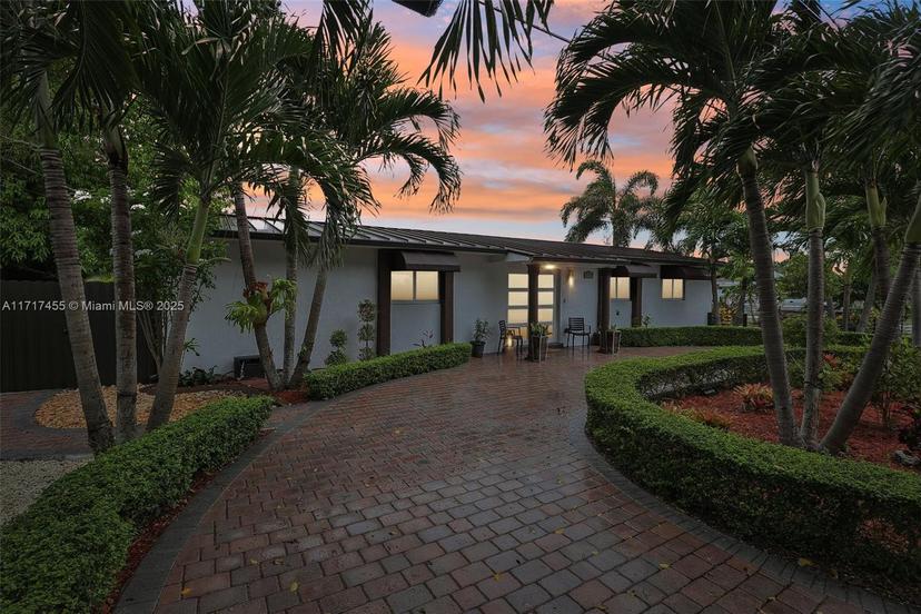 Picture of 2550 SW 68Th Ave, Miami FL 33155