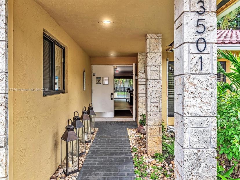 Picture of 3501 N 30 Ter, Hollywood FL 33021