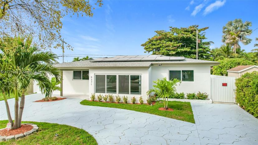 Picture of 9371 Martinique Dr, Cutler Bay FL 33189