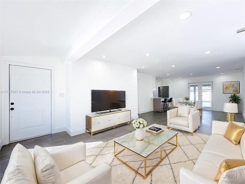 Picture of 9371 Martinique Dr, Cutler Bay FL 33189