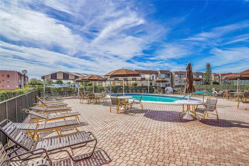 Picture of 9850 Sunrise Lakes Blvd # 212, Sunrise FL 33322