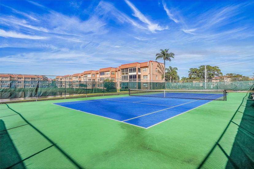 Picture of 9850 Sunrise Lakes Blvd # 212, Sunrise FL 33322