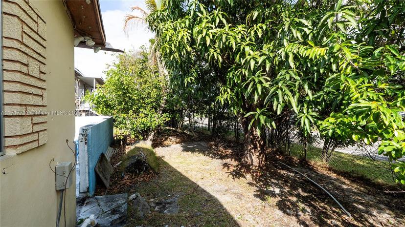 Picture of 2741 SW 2Nd Ct, Fort Lauderdale FL 33312