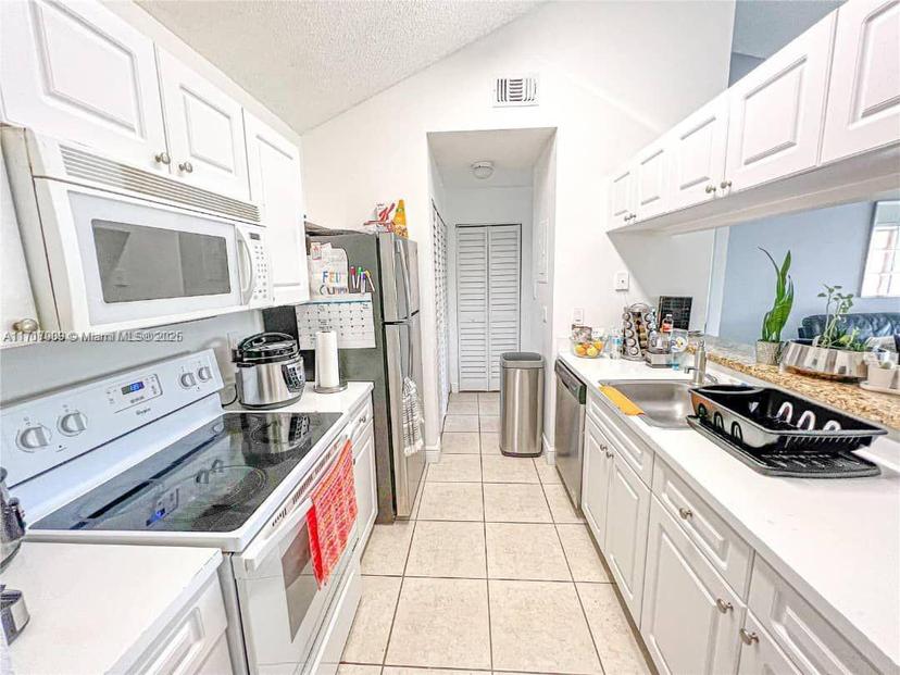 Picture of 15770 SW 106Th Ter # 305, Miami FL 33196