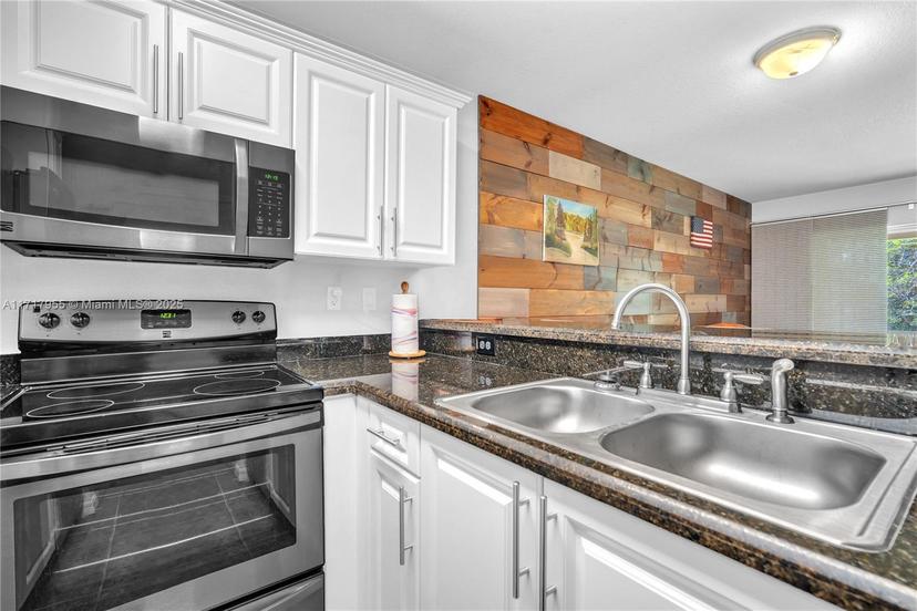 Picture of 4923 SW 66Th Ter # 4923, Davie FL 33314