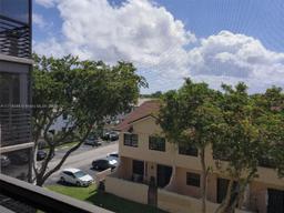 Picture of 20840 San Simeon Way # 403, Miami, FL 33179