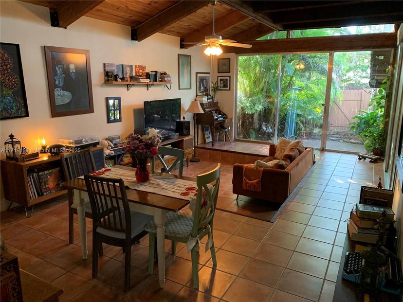 Picture of 11332 SW 114Th Lane Cir, Miami FL 33176