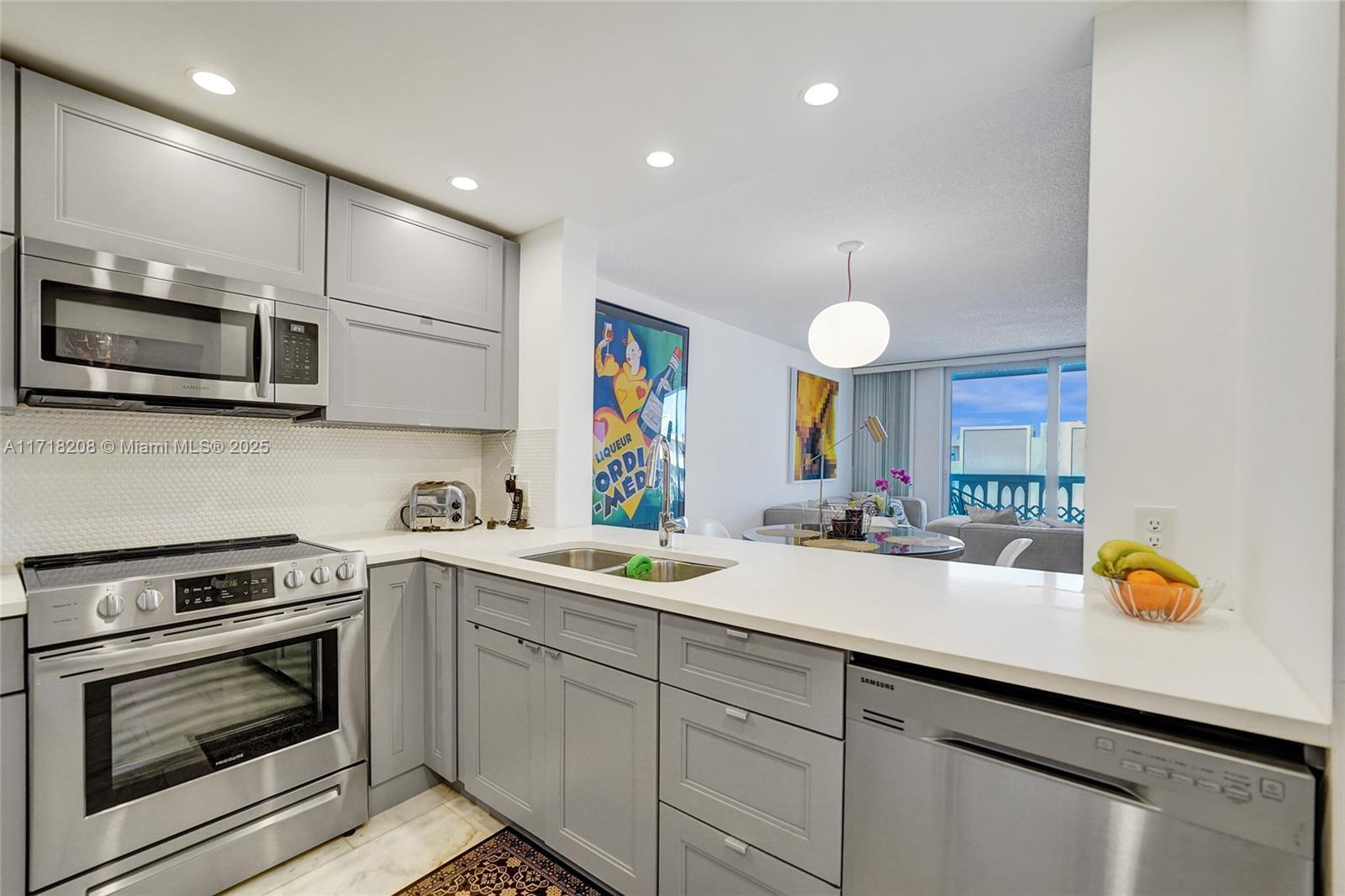Picture of 401 NE 14Th Ave # 705, Hallandale Beach, FL 33009