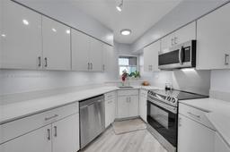 Picture of 1900 S Ocean Dr # 406, Fort Lauderdale, FL 33316
