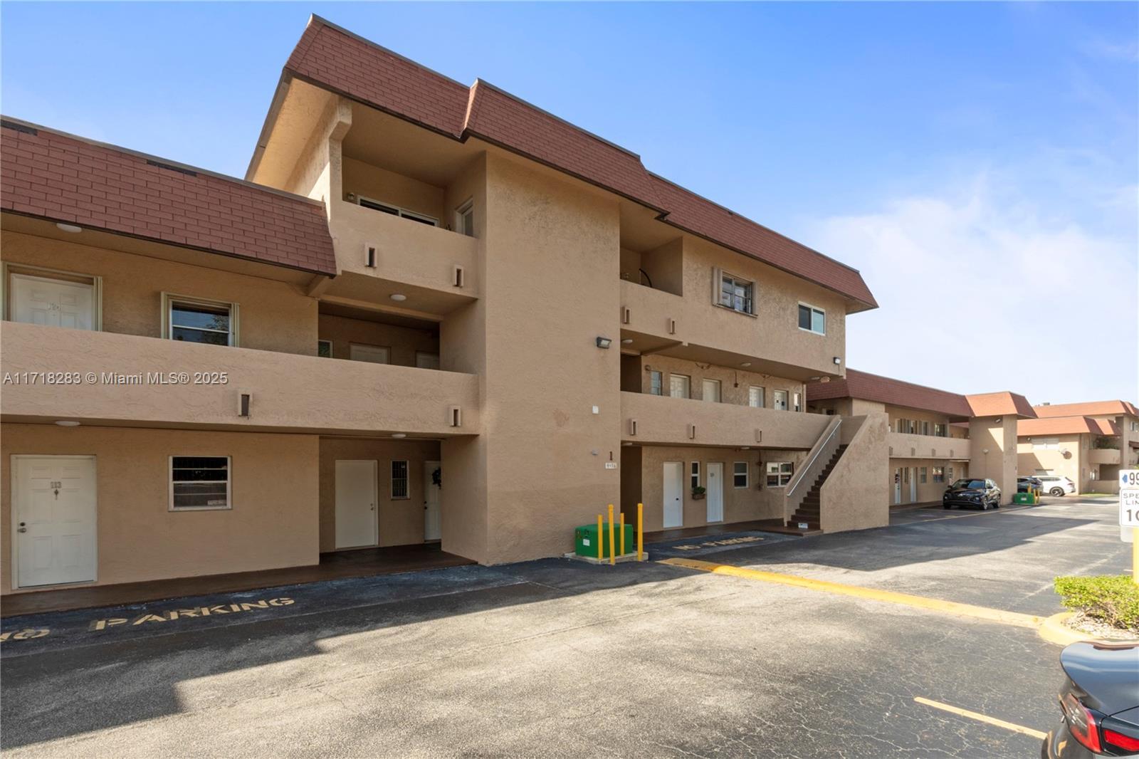 Picture of 9956 SW 88Th St # 1, Miami, FL 33176