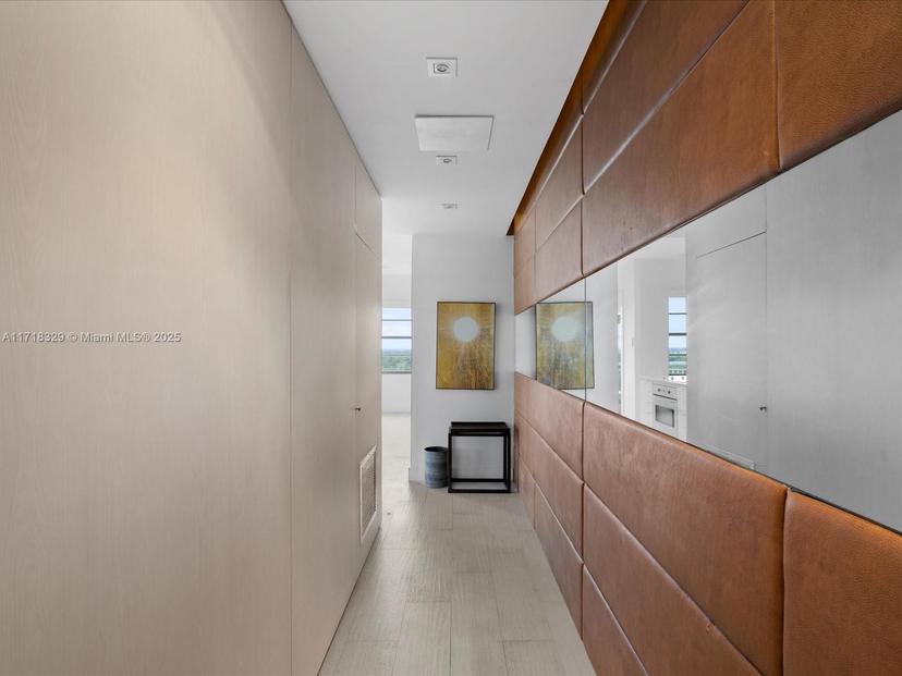Picture of 18011 Biscayne Blvd, Aventura FL 33160