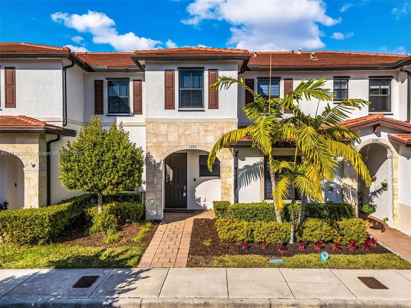 Picture of 3383 W 106Th Ter, Hialeah FL 33018