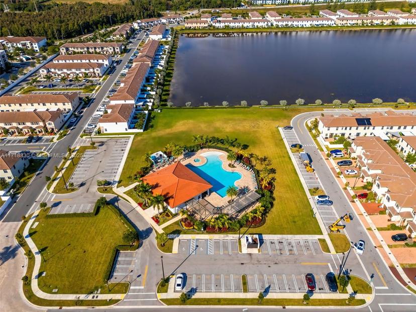 Picture of 3383 W 106Th Ter, Hialeah FL 33018