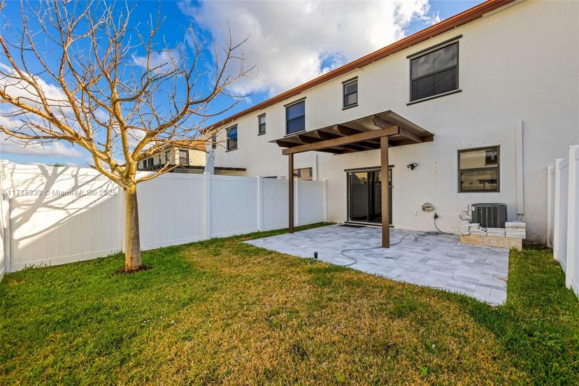 Picture of 3383 W 106Th Ter, Hialeah FL 33018