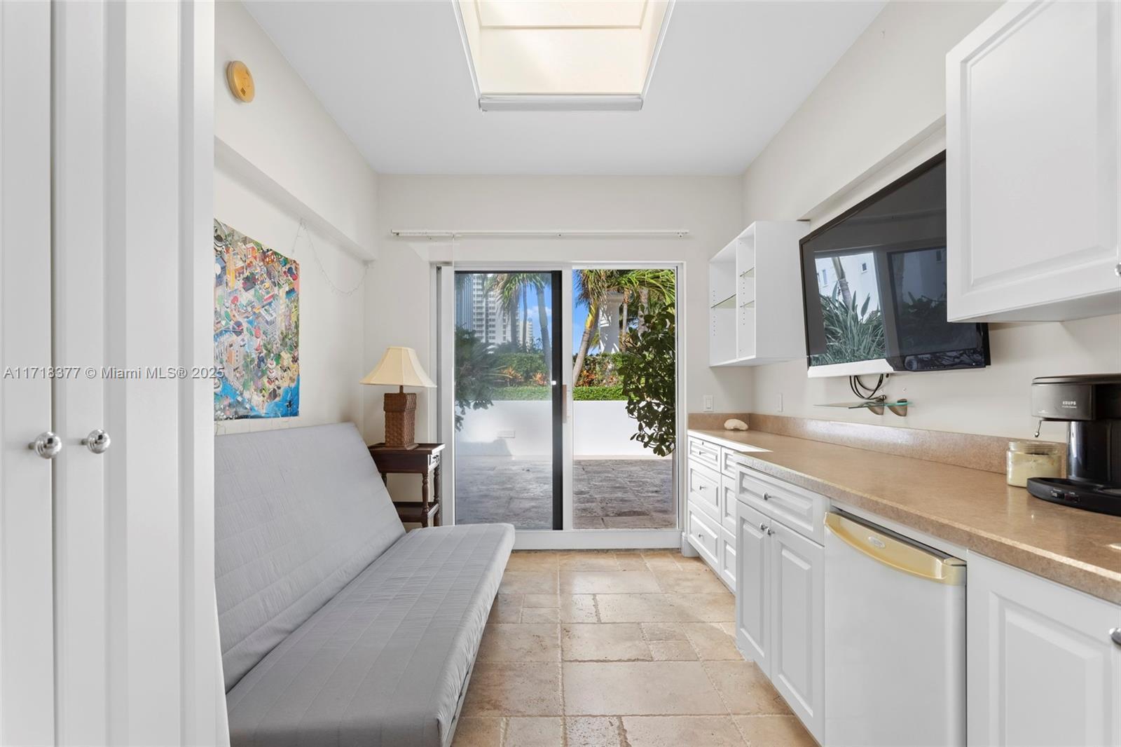 Picture of 4775 Collins Ave # A14, Miami Beach, FL 33140