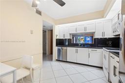 Picture of 1200 SW 130Th Ave # 205G, Pembroke Pines, FL 33027