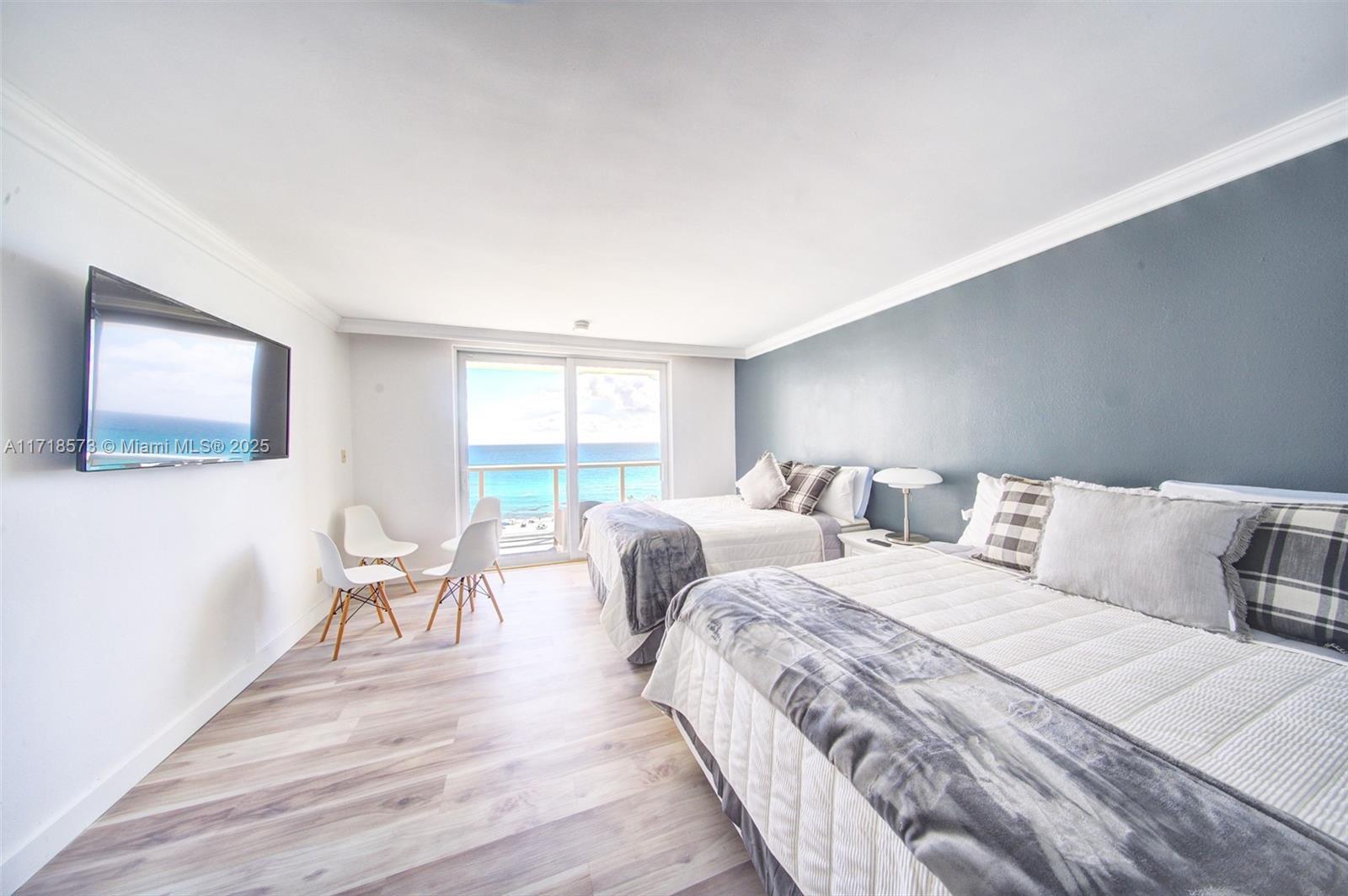 Picture of 19201 Collins Ave # 746, Sunny Isles Beach, FL 33160