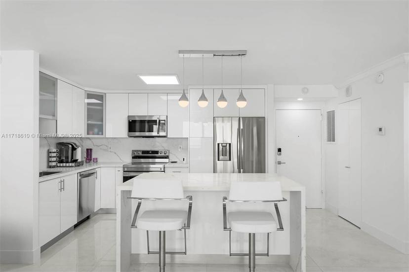 Picture of 7135 Collins Ave # 624, Miami Beach FL 33141