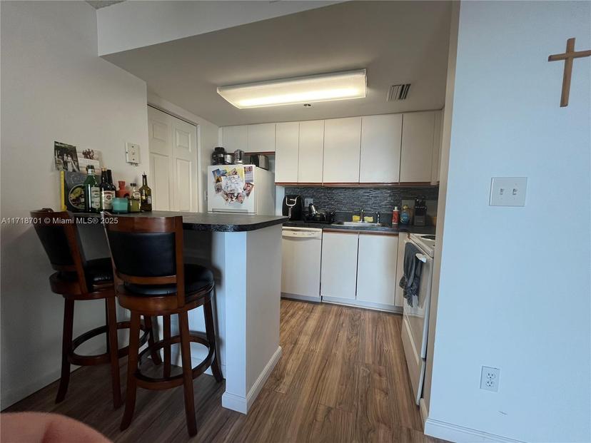 Picture of 770 Claughton Island Dr # 606, Miami FL 33131