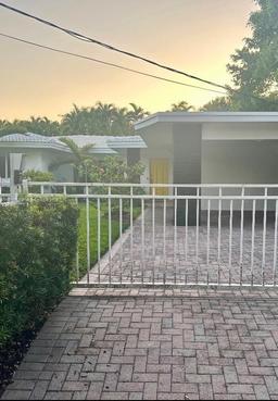 Picture of 6140 Pine Tree Drive, Miami Beach, FL 33140