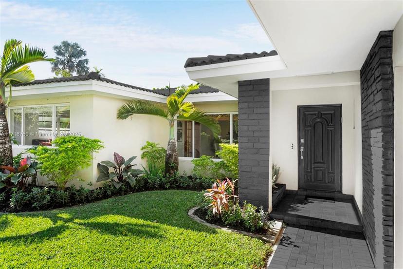 Picture of 6140 Pine Tree Drive, Miami Beach FL 33140