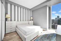 Picture of 151 SE 1St St, Miami, FL 33131