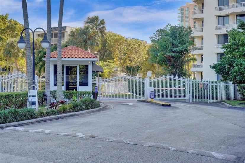 Picture of 3350 NE 192Nd St # B, Aventura FL 33180