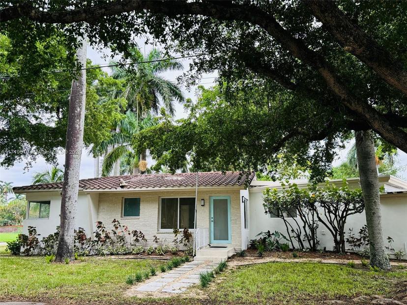 Picture of 300 N 13The Ave, Hollywood FL 33019
