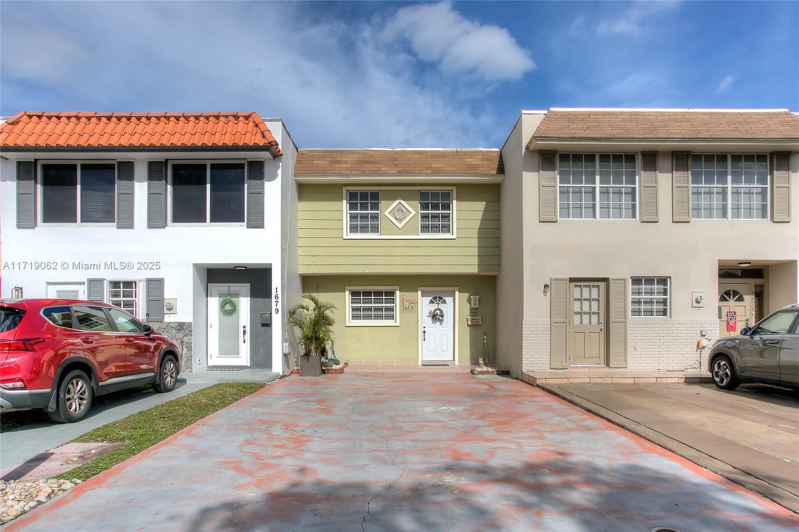 Picture of 1675 W 72Nd St # 1675, Hialeah, FL 33014
