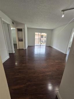 Picture of 9808 Hammocks Blvd # 23, Miami, FL 33196