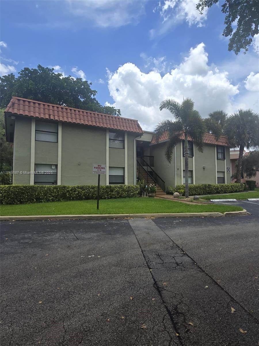 Picture of 9808 Hammocks Blvd # 23, Miami, FL 33196