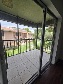 Picture of 9808 Hammocks Blvd # 23, Miami, FL 33196