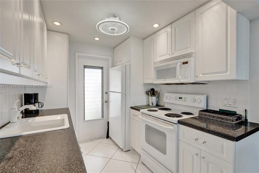 Picture of 2600 Diana Dr # 308, Hallandale Beach FL 33009