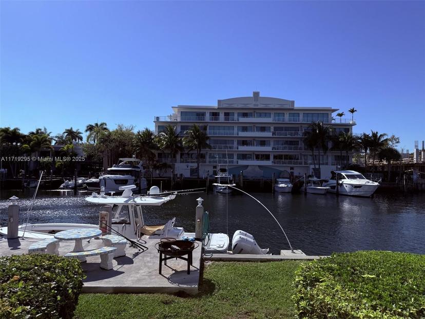 Picture of 180 Isle Of Venice Dr # 105, Fort Lauderdale FL 33301