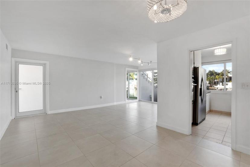 Picture of 180 Isle Of Venice Dr # 105, Fort Lauderdale FL 33301