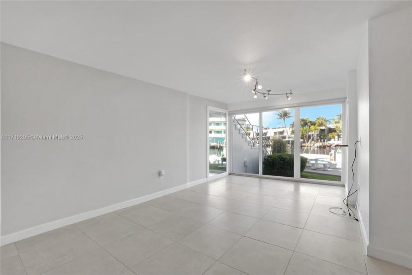 Picture of 180 Isle Of Venice Dr # 105, Fort Lauderdale FL 33301