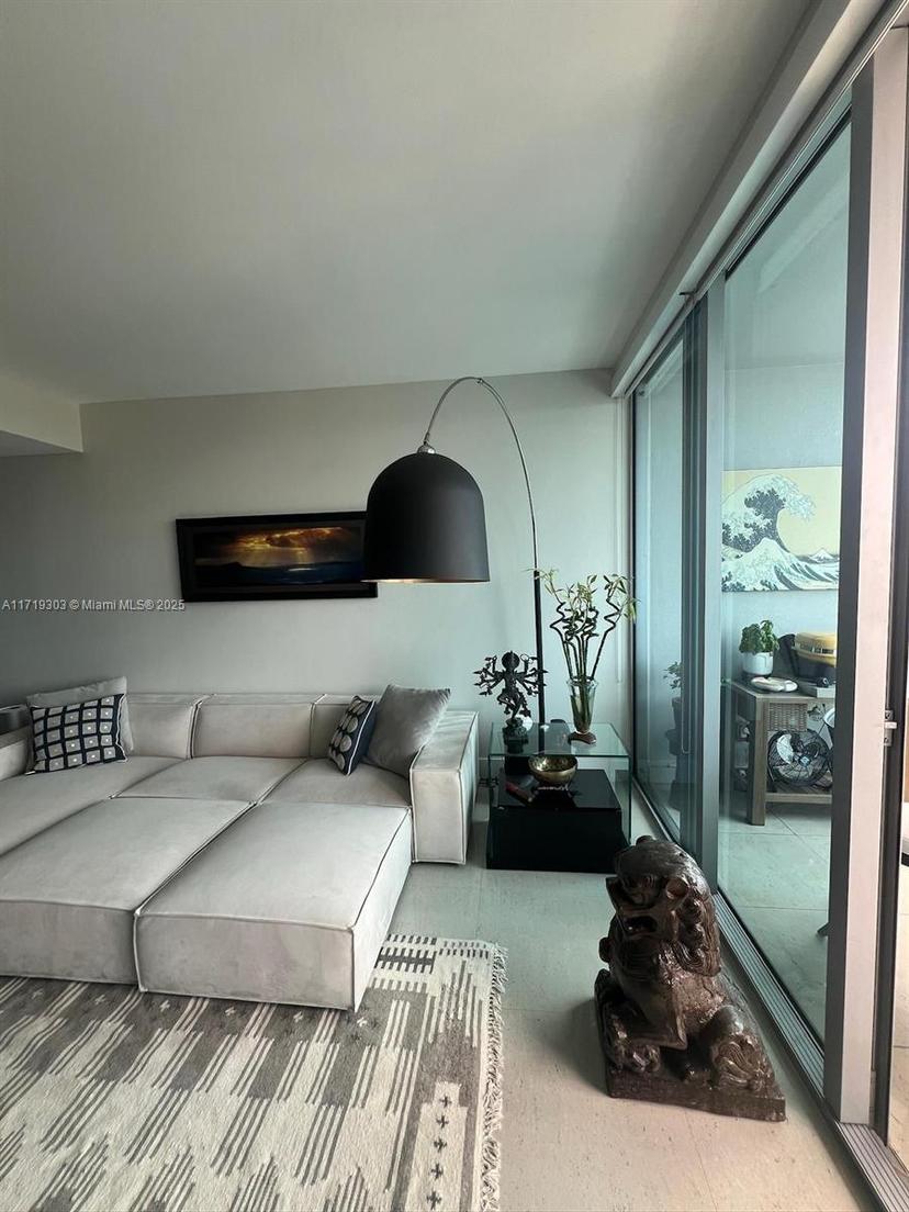 Picture of 2950 NE 188Th St # 406, Aventura FL 33180