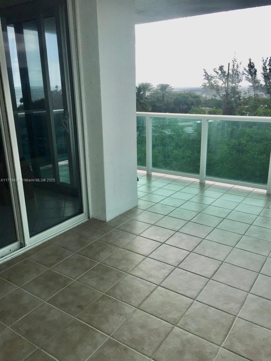 Picture of 100 Bayview Dr # 516, Sunny Isles Beach, FL 33160