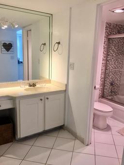 Picture of 100 Bayview Dr # 516, Sunny Isles Beach, FL 33160